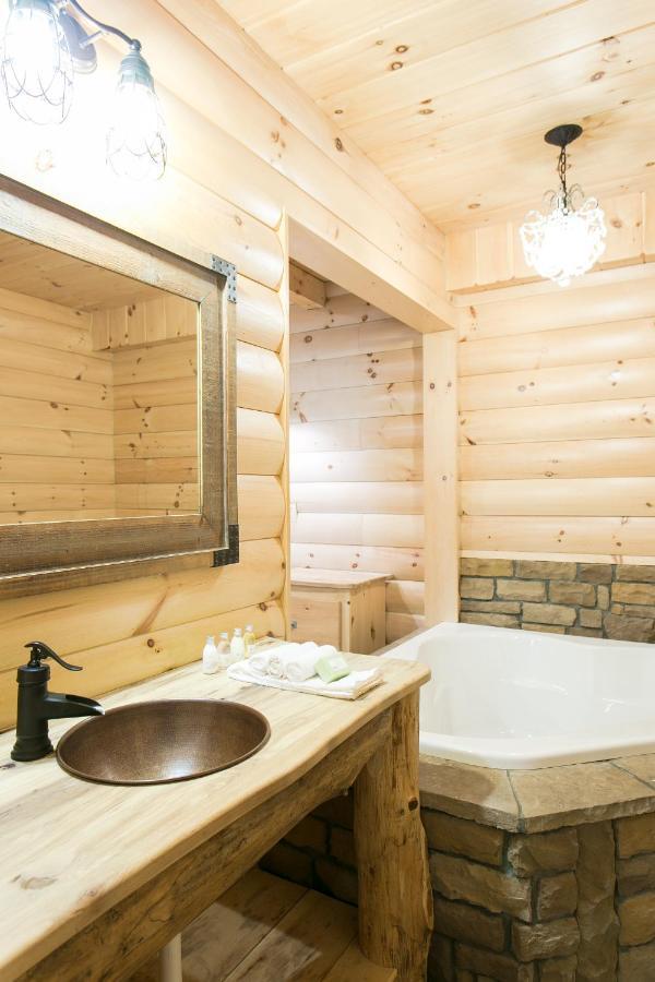 Hummingbird Haven Cabin By Amish Country Lodging Berlin Esterno foto